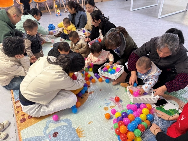 经开区社会工作站办 “亲子欢动” 活动 助力 0-3 岁婴幼儿早期发展