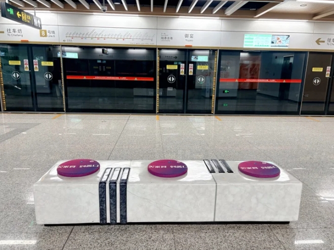 一条围巾的文明传递!苏州地铁为11号线暖心乘客送致谢礼包 一条围巾的文明传递!苏州地铁为11号线暖心乘客送致谢礼包