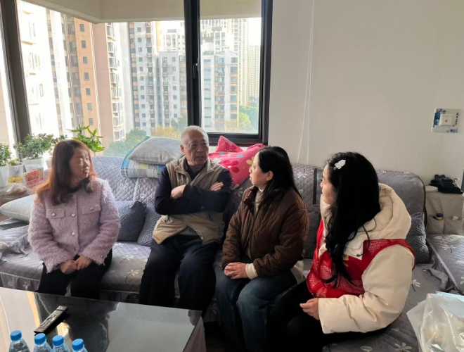 苏州园区钟南社区:走访慰问老党员 冬日温情暖人心 苏州园区钟南社区:走访慰问老党员 冬日温情暖人心