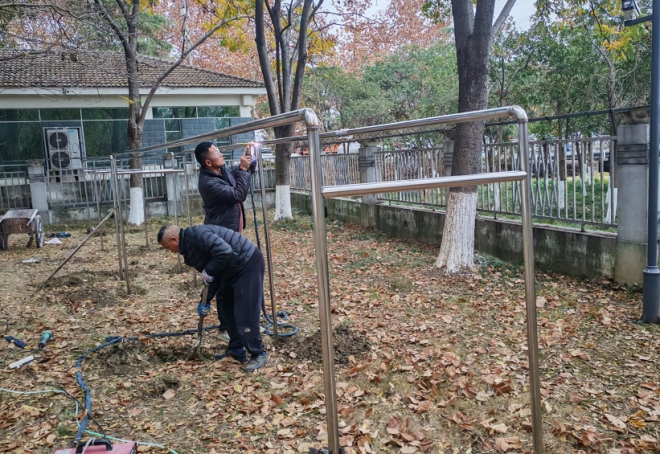 晾出幸福感!苏州园区汀兰社区为集宿区添置便民晾衣架 晾出幸福感!苏州园区汀兰社区为集宿区添置便民晾衣架