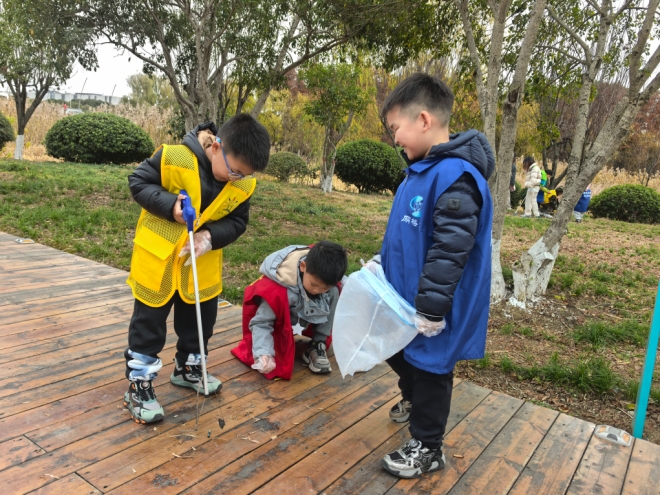 苏州园区丰茂社区“小茂同学”上岗：以垃圾分类行动点亮绿色未来