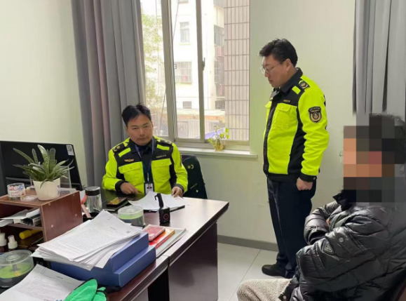 江苏盐城交通执法“接诉即办”快速回应群众关切 江苏盐城交通执法“接诉即办”快速回应群众关切