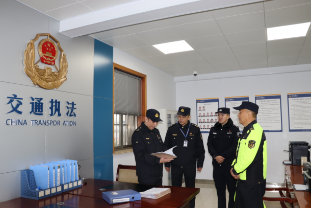 江苏盐城交通执法“元旦”坚守提升群众满意指数 江苏盐城交通执法“元旦”坚守提升群众满意指数