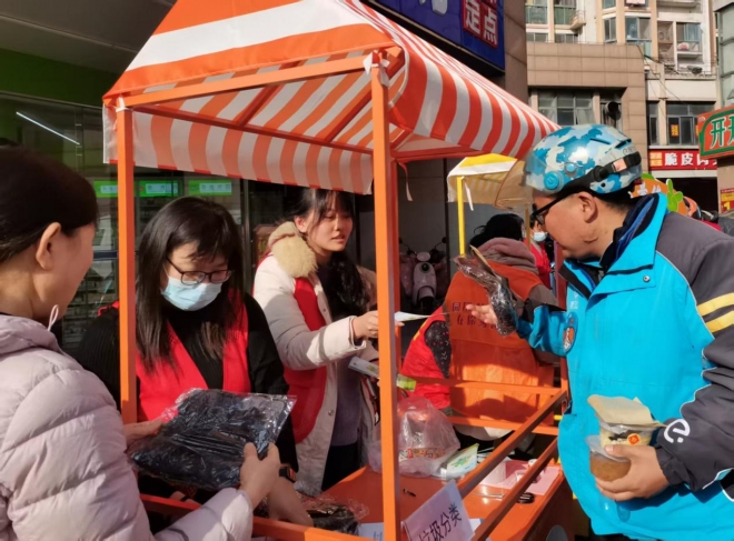 苏州园区兴浦社区：暖心服务聚人心 垃圾分类倡文明