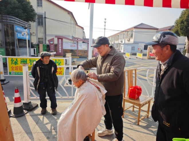 苏州园区吴淞社区“新风集市”吹响节俭春节文明号角 苏州园区吴淞社区“新风集市”吹响节俭春节文明号角