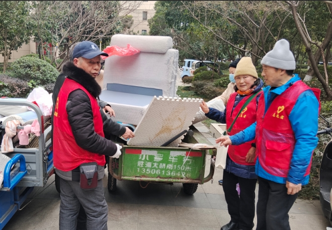 苏州园区锦溪北社区：楼道焕新，志愿同行