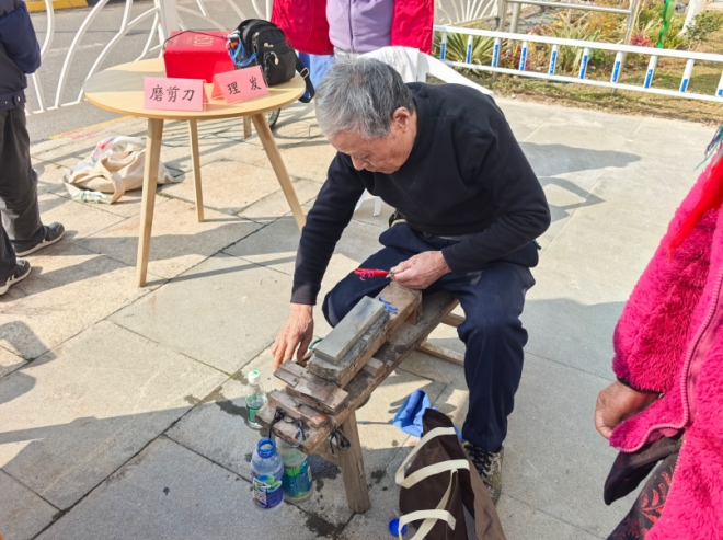 “吴里厢”年味浓！苏州园区吴淞社区春节集市热闹开市