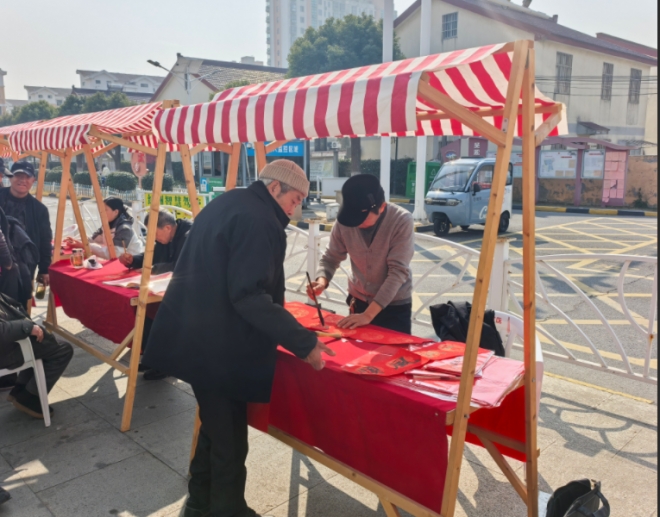 “吴里厢”年味浓！苏州园区吴淞社区春节集市热闹开市