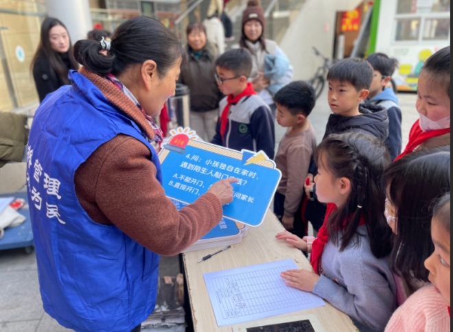 苏州园区锦溪南社区开展“春风送暖 传喜迎春”主题活动