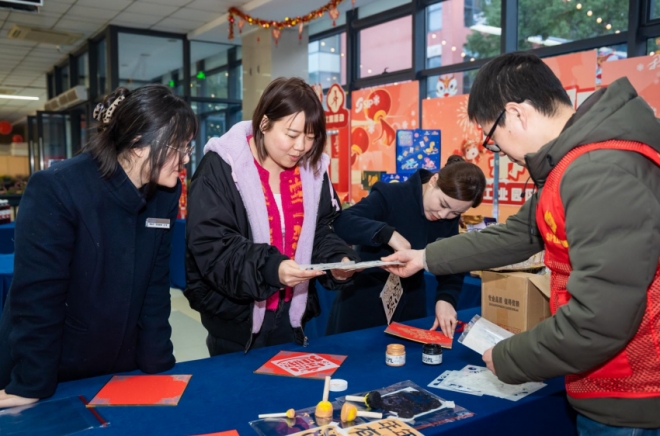 金马纳福进集宿，苏州园区苏州菁华社区上演新春文化“家”年华