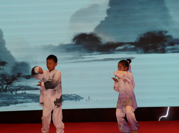 江苏省盐城市交通歌声嘹亮庆元宵