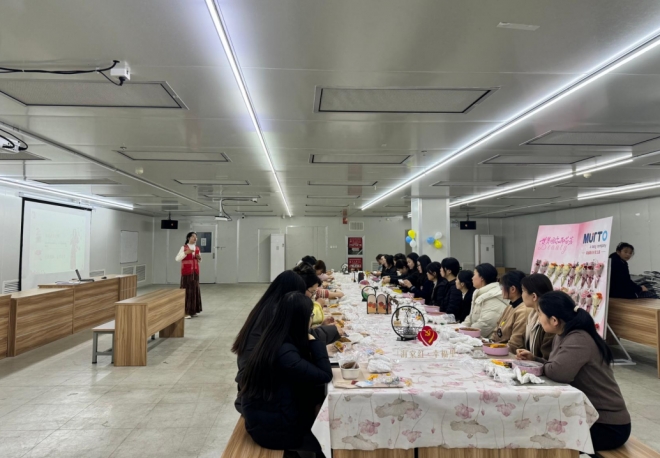 苏州园区阳浦路社区：春意盎然绽芳华 企社联庆女神节
