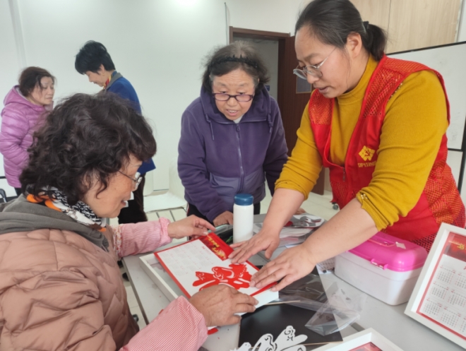 苏州园区星辰北社区“趣味手工”春季公益课开课 苏州园区星辰北社区“趣味手工”春季公益课开课