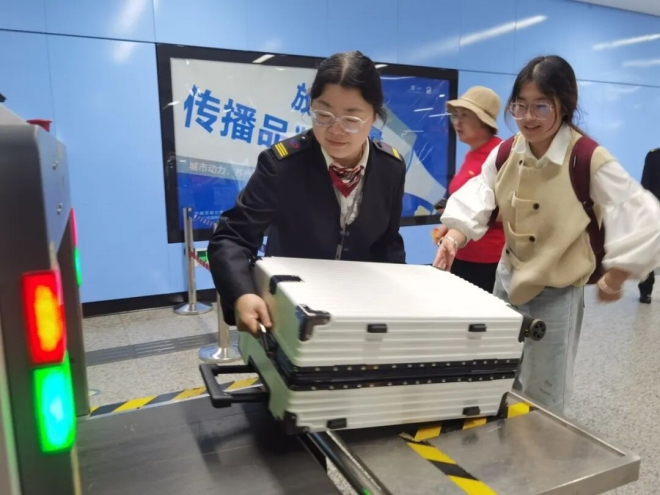 830万人次!苏州地铁清明假期总客流创新高 830万人次!苏州地铁清明假期总客流创新高