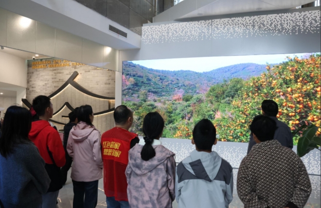 苏州园区西洛巷社区集宿区企业职工家庭采茶团建融合活动圆满举行