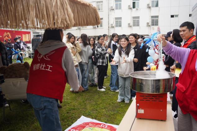 沉浸式体验“安全集市”,这堂国家安全教育课“活”了起来! 沉浸式体验“安全集市”,这堂国家安全教育课“活”了起来!