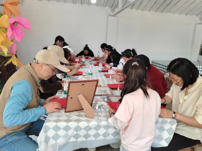 “红韵同心・聚力同行”，苏州园区汀兰社区举办党群赋能志愿团队建设活动