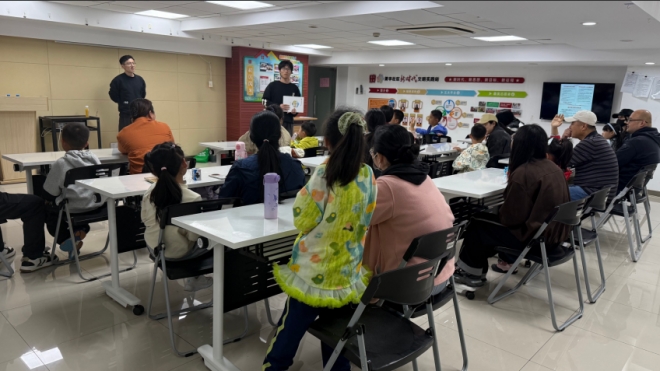 “阅苏州，绘团扇”，苏州园区菁华社区举办菁宝贝亲子悦读会