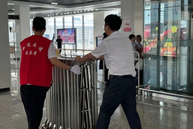1000名志愿者坚守一线，温暖苏州“五一”出行路