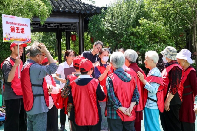 1000名志愿者坚守一线，温暖苏州“五一”出行路