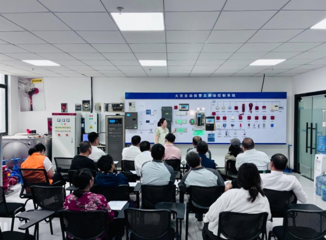 苏州园区阳浦路社区开展消防实操演练,织密平安“防护网” 苏州园区阳浦路社区开展消防实操演练,织密平安“防护网”