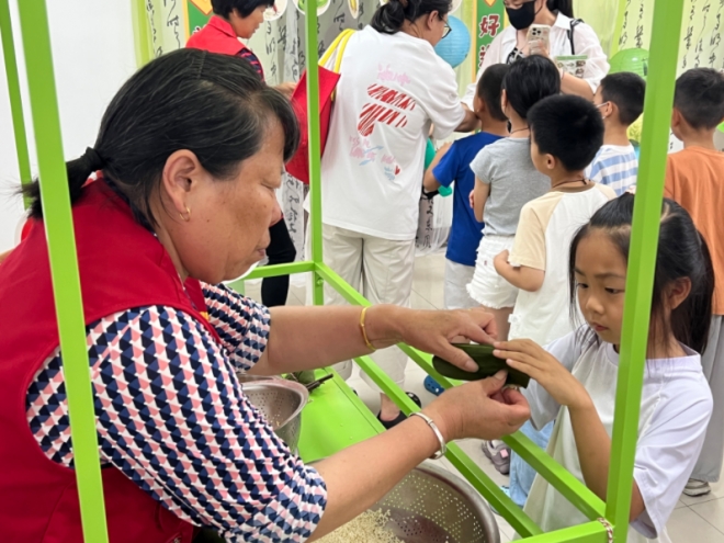苏州园区兴浦社区：粽叶飘香迎端午 邻里共治谱新篇