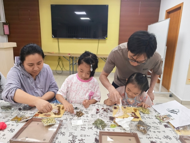 苏州园区星辰南社区开展“虫趣自然”微观探索主题活动 苏州园区星辰南社区开展“虫趣自然”微观探索主题活动