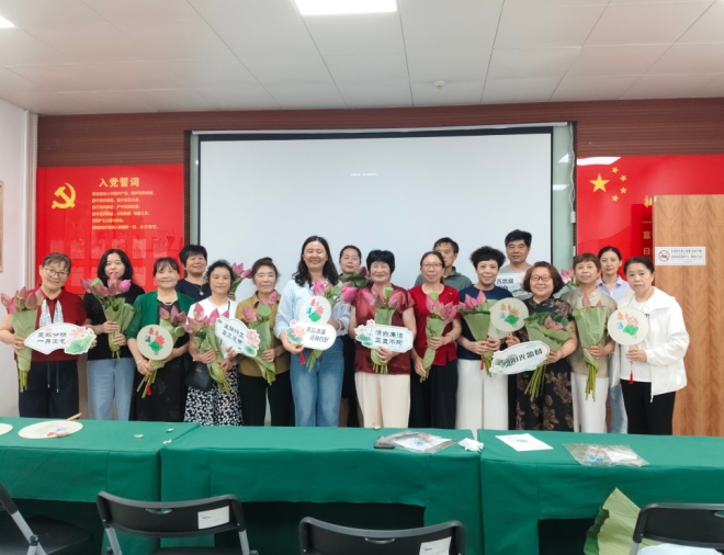 荷莲扬清风,扇艺铸廉心!苏州园区汀兰社区开展廉洁文化活动 荷莲扬清风,扇艺铸廉心!苏州园区汀兰社区开展廉洁文化活动