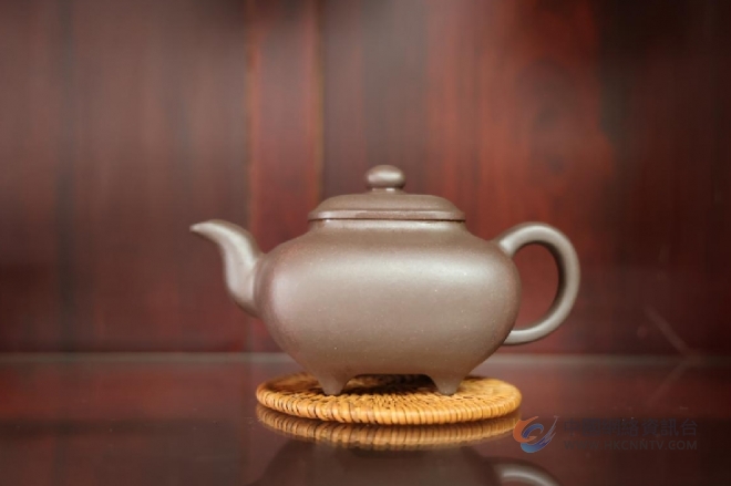 赵敏芳:钟情紫砂,一辈子做好一件事 赵敏芳:钟情紫砂,一辈子做好一件事