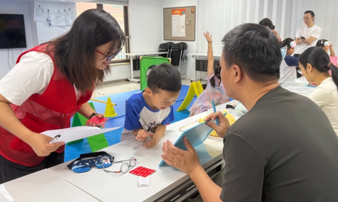 苏州园区菁华社区:亲子互动零距离 默契闯关乐翻天 苏州园区菁华社区:亲子互动零距离 默契闯关乐翻天