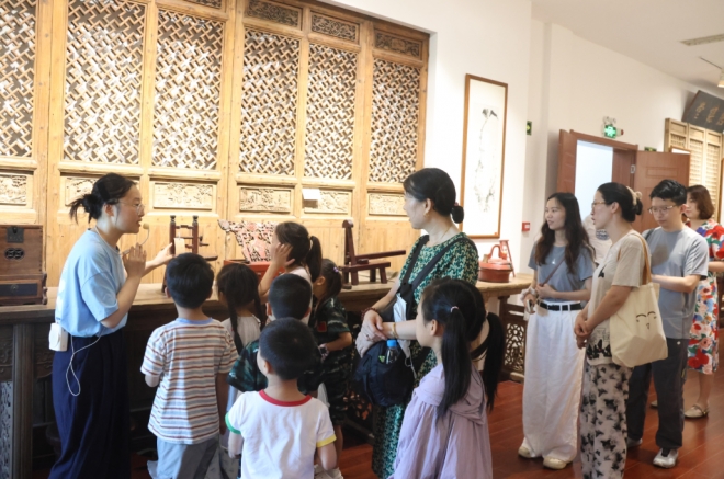 巷陌寻雅探花窗,锦灰堆韵绘江南!苏州园区西洛巷社区开展花窗博物馆研学活动 巷陌寻雅探花窗,锦灰堆韵绘江南!苏州园区西洛巷社区开展花窗博物馆研学活动