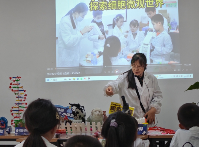 苏州园区锦溪北社区:沉浸式科学课堂赋能成长,青少年体验生物多样性奇妙旅程 苏州园区锦溪北社区:沉浸式科学课堂赋能成长,青少年体验生物多样性奇妙旅程