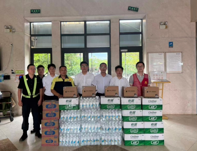 苏州园区星辰南社区开展“志愿致敬坚守 劳动淬炼担当”主题活动 苏州园区星辰南社区开展“志愿致敬坚守 劳动淬炼担当”主题活动