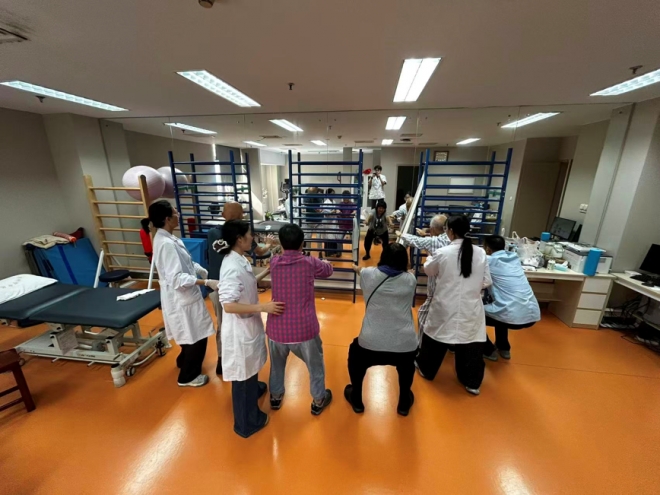 苏州市中医医院：全民健身日，为老年朋友送上“科学运动处方”
