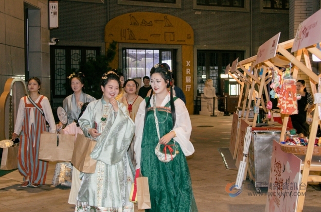 乞巧霓裳赴盐博 盐城市博物馆七夕游园荟精彩上演 乞巧霓裳赴盐博 盐城市博物馆七夕游园荟精彩上演