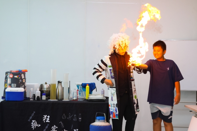苏州园区云溪社区奇妙科学秀点燃暑期热情