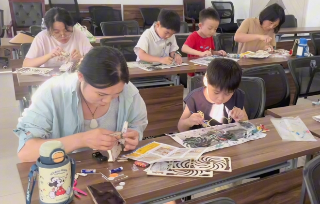 趣味手工启智慧， 玩转奇妙视错觉！苏州园区吴淞社区开展风车手工公益课