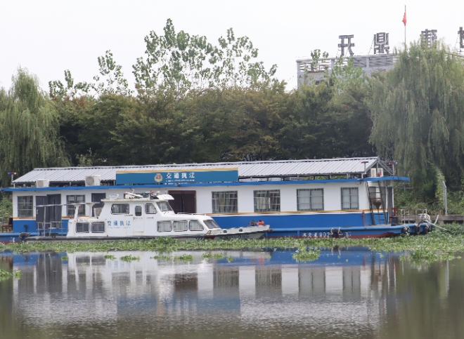 江苏省盐城市交通执法“严格监管+温情服务”护航中秋水上平安 