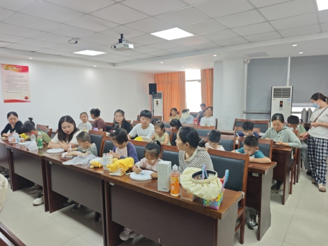 飞盘为媒，苏州园区兴浦社区“转”出家庭教育新方式