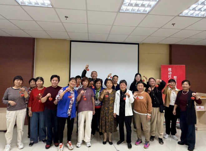 苏州园区锦溪南社区：霜落秋深品柿香 共赴节气好时光