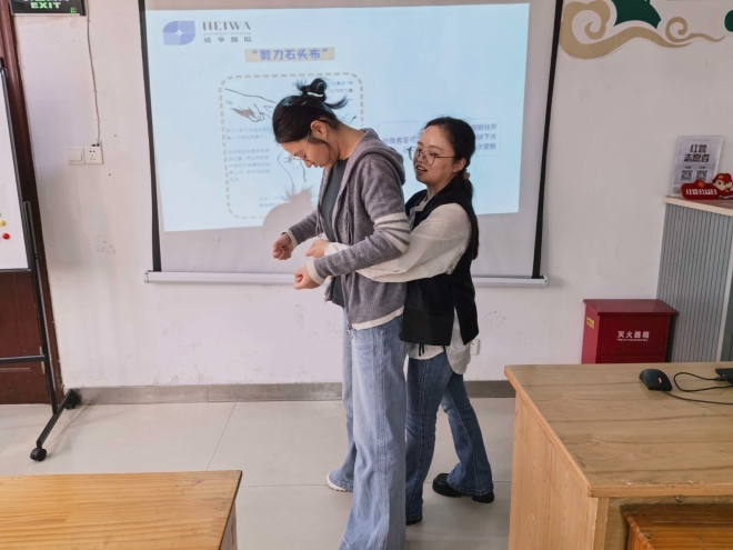 普及安全知识,守护孩童成长!苏州园区新盛花园社区开展儿童用药与家庭急救专题讲座 普及安全知识,守护孩童成长!苏州园区新盛花园社区开展儿童用药与家庭急救专题讲座